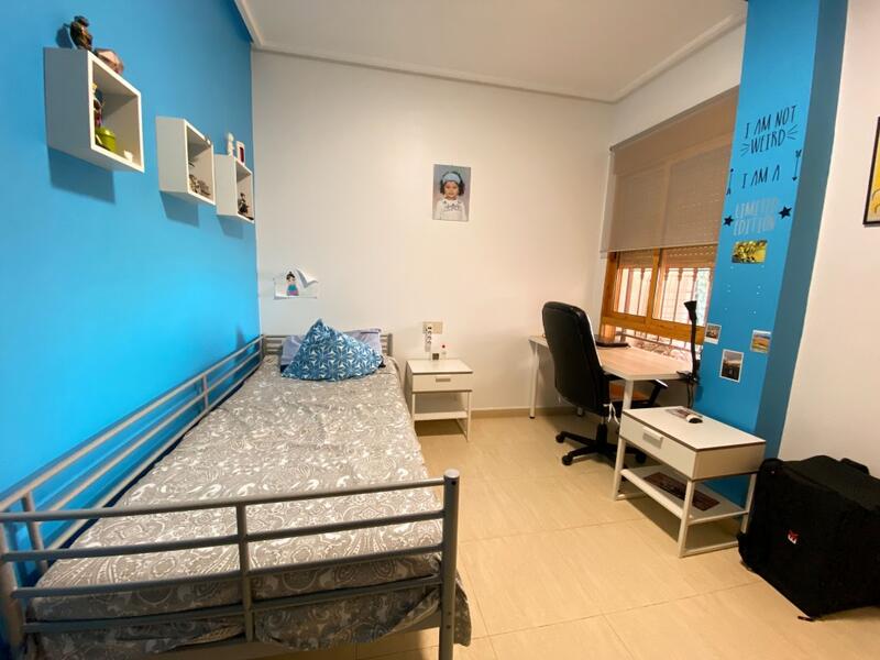 4 Schlafzimmer Stadthaus zu verkaufen