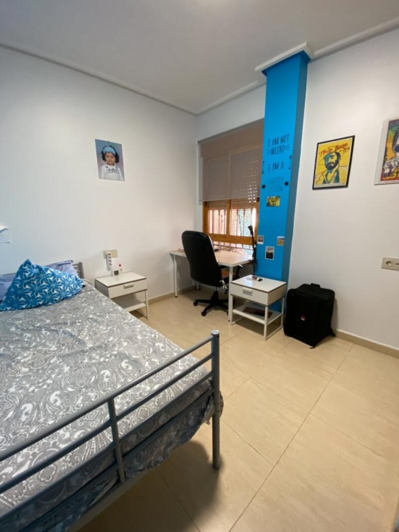 4 Schlafzimmer Stadthaus zu verkaufen