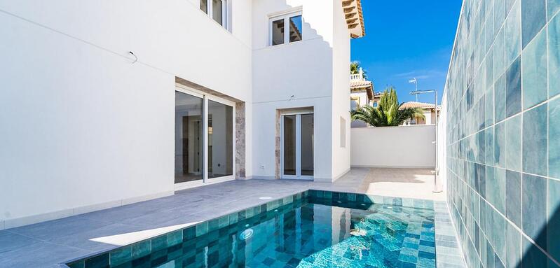 Villa til salg i Orihuela Costa, Alicante