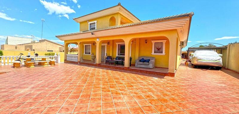 6 Cuarto Villa en venta