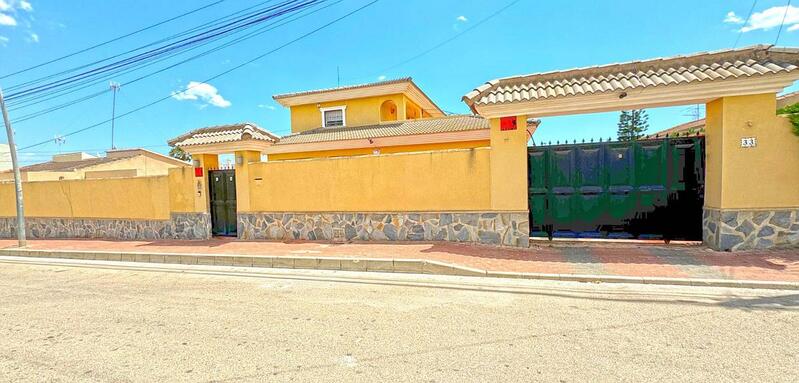 6 Cuarto Villa en venta