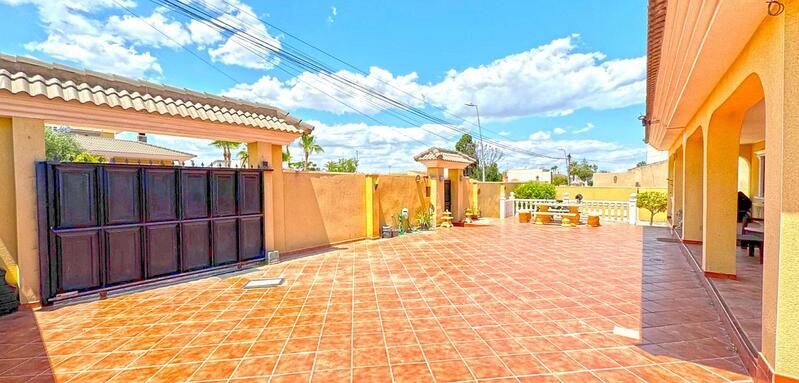 6 Cuarto Villa en venta