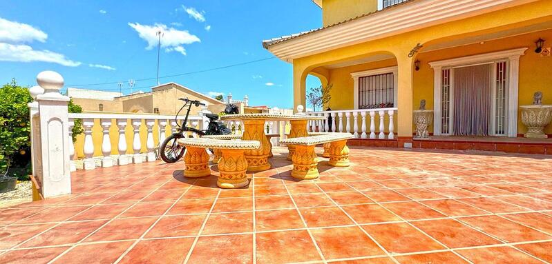 6 Cuarto Villa en venta