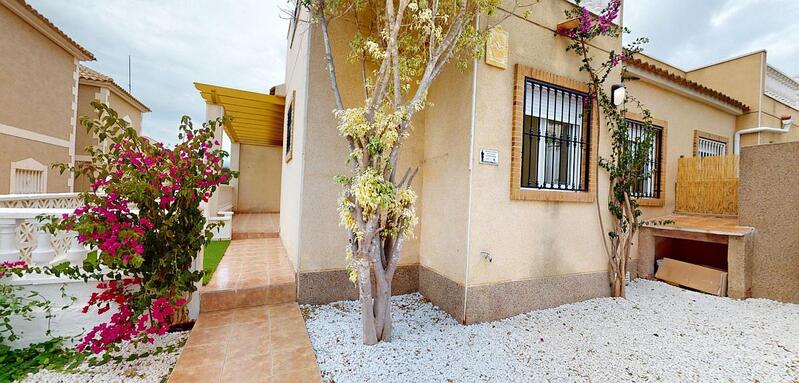 Townhouse for sale in Orihuela Costa, Alicante