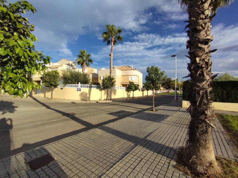 Villa til salg i Torrevieja, Alicante