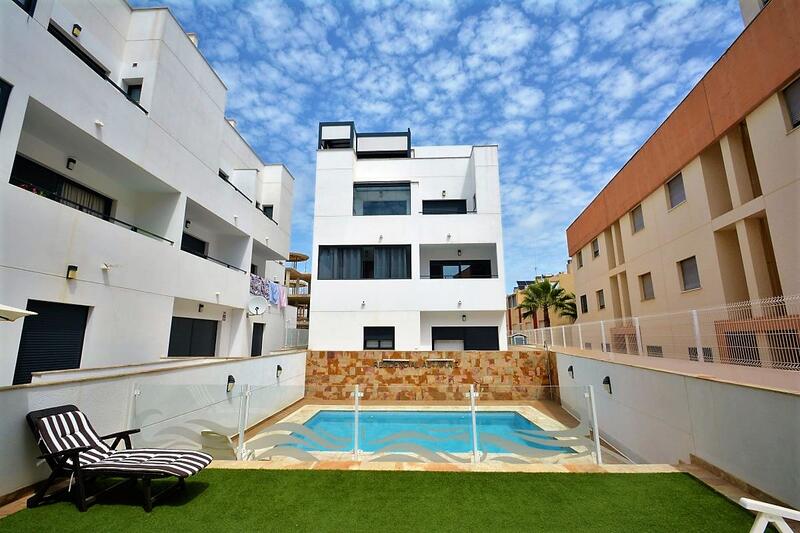 Townhouse for sale in Guardamar del Segura, Alicante