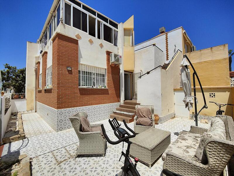 Townhouse for sale in Orihuela Costa, Alicante