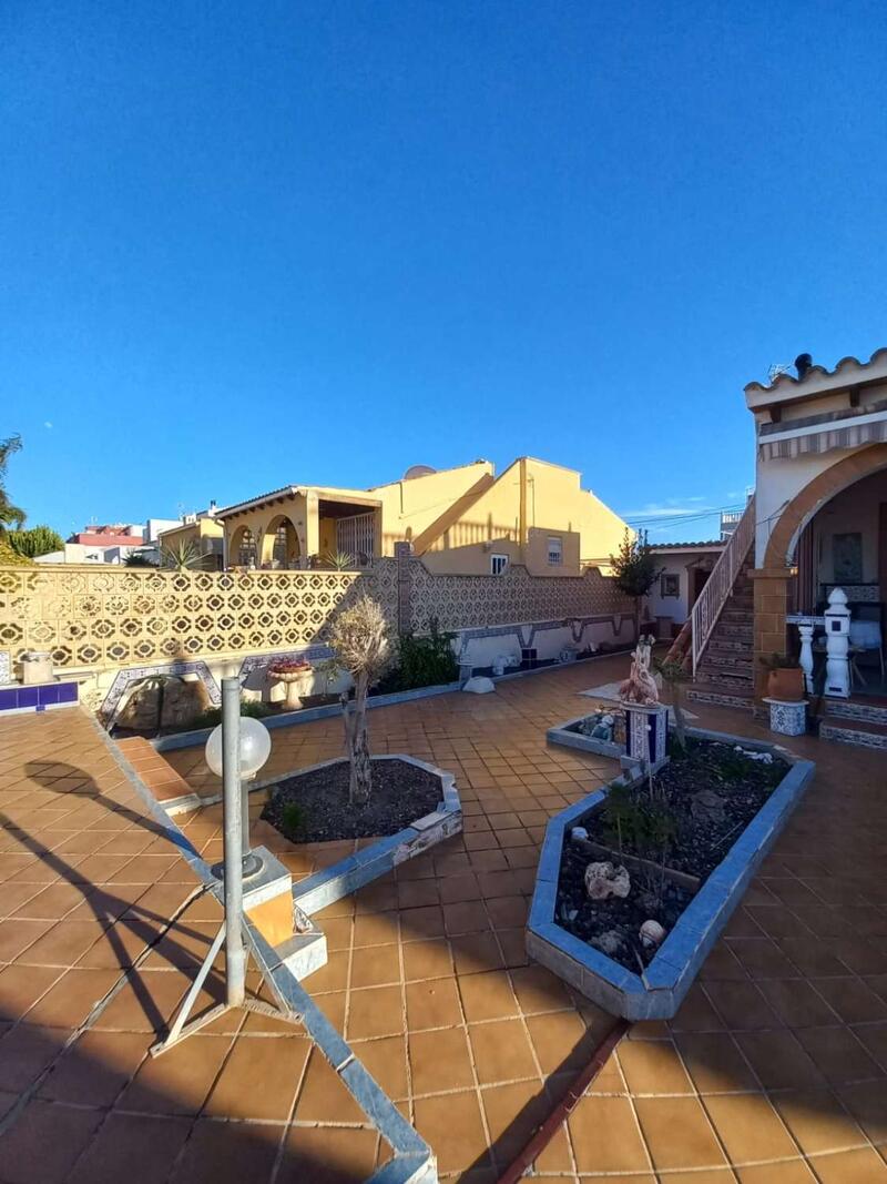 2 Cuarto Villa en venta