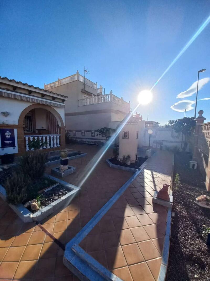 2 Cuarto Villa en venta