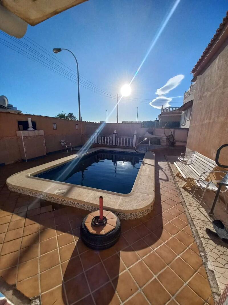 2 Cuarto Villa en venta