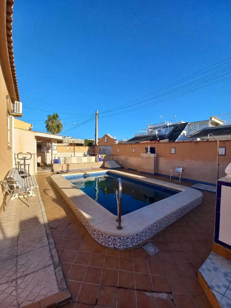 2 Cuarto Villa en venta