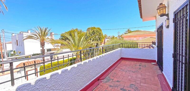 4 Cuarto Villa en venta