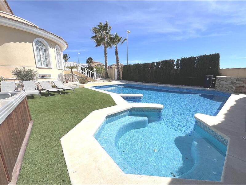 Villa til salgs i Ciudad Quesada, Alicante