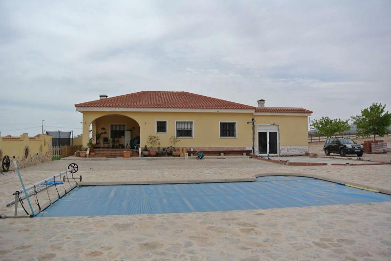 Villa for sale in Jumilla, Murcia