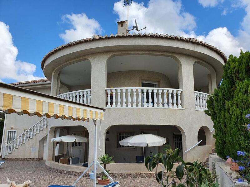 4 Cuarto Villa en venta