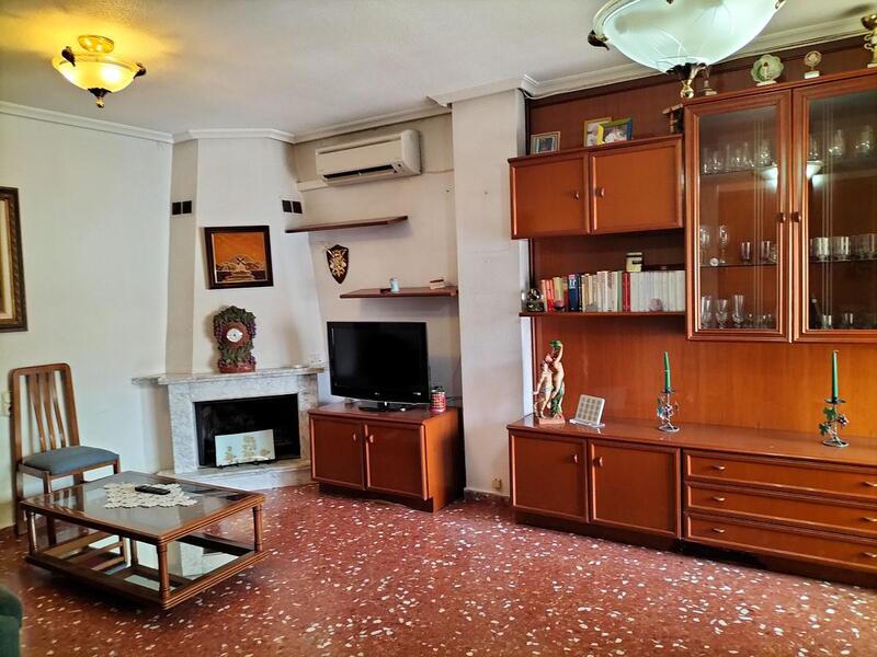 4 bedroom Apartment for sale