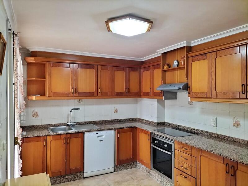 4 bedroom Apartment for sale