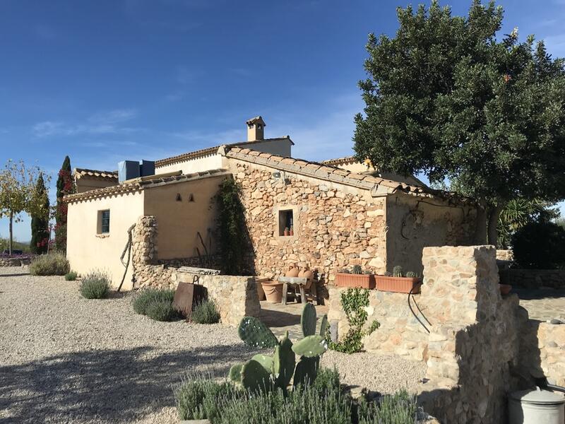 4 Schlafzimmer Landhaus zu verkaufen