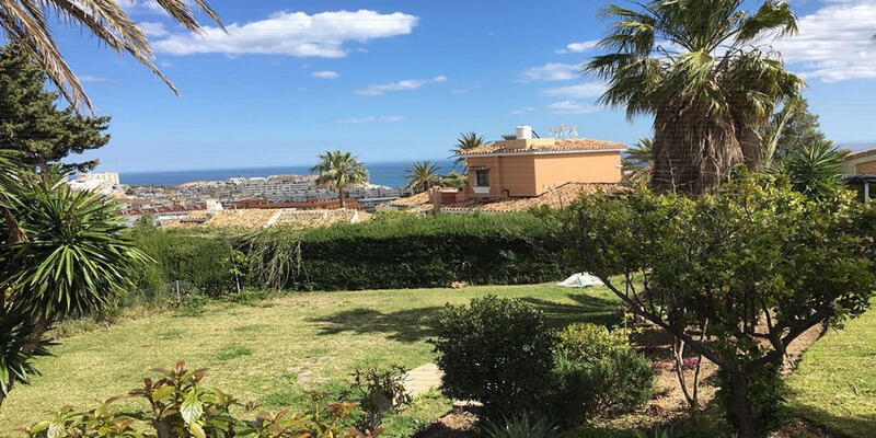 Villa for sale in Benalmadena, Málaga