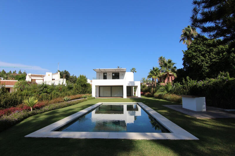 6 bedroom Villa for sale