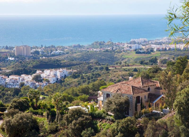 Villa for sale in Los Monteros, Málaga