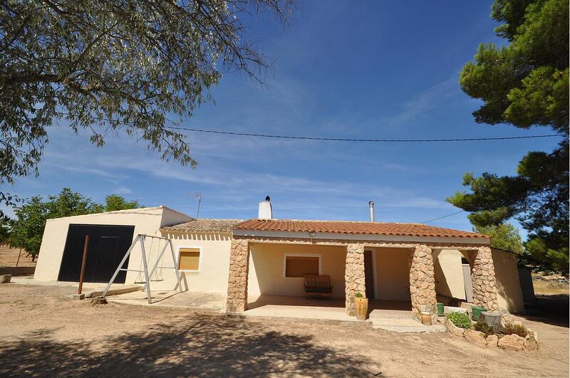 Villa en venta en Yecla, Murcia