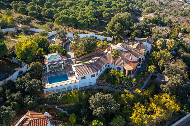 Villa for sale in Alhaurin el Grande, Málaga