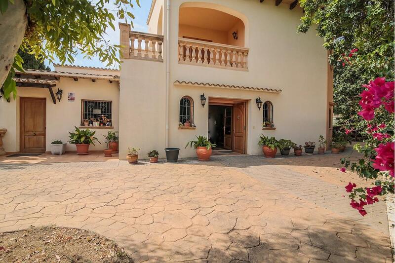 4 Cuarto Villa en venta