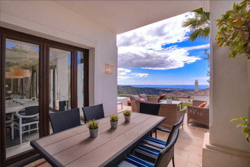 Villa for sale in Benahavis, Málaga