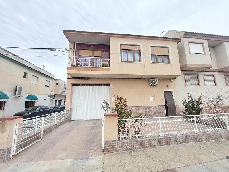 Maison de Ville à vendre dans Orihuela, Alicante