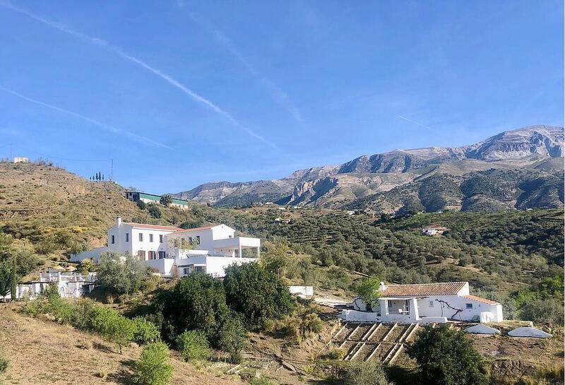 Villa for sale in Canillas de Aceituno, Málaga