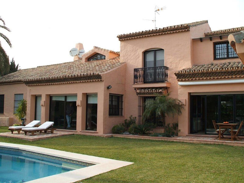 Villa en venta en Benamara, Málaga