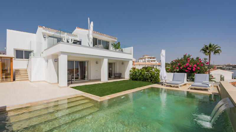 Villa Te koop in Estepona, Málaga