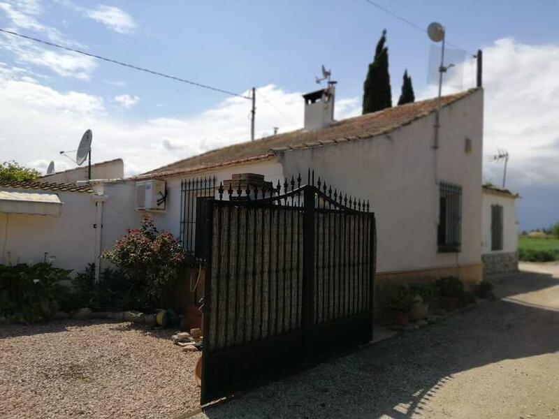 Casa de Campo en venta en Dolores, Alicante