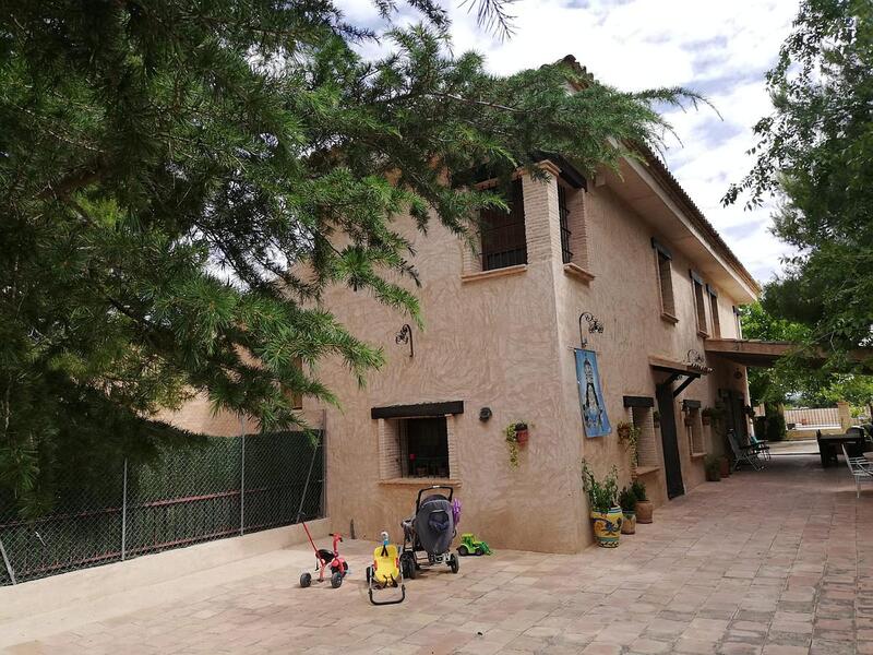 8 Cuarto Villa en venta