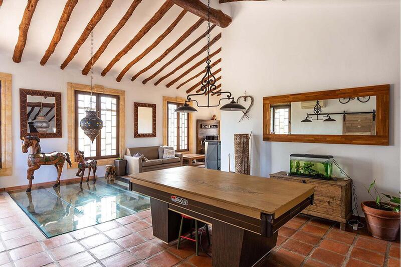 6 bedroom Country House for sale