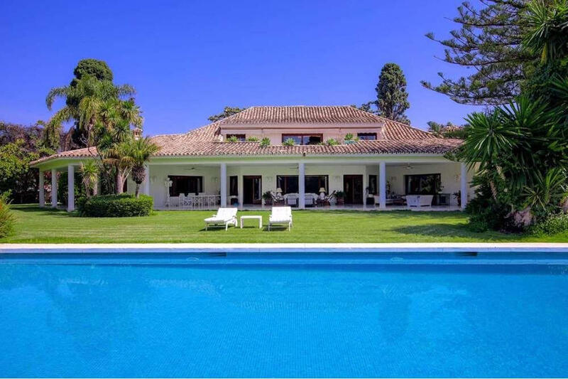 9 bedroom Villa for sale