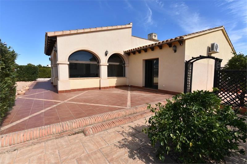 4 Cuarto Villa en venta