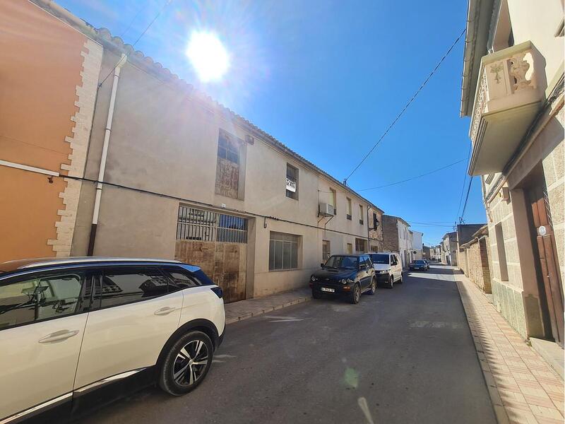 Commercial Property for sale in Beneixama, Alicante