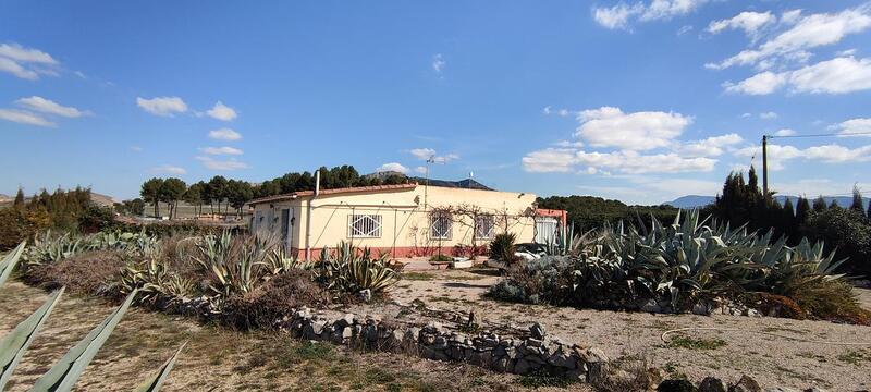 4 Schlafzimmer Landhaus zu verkaufen