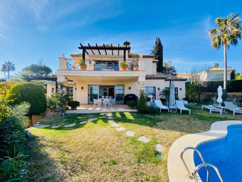 Villa en venta en Marbella, Málaga