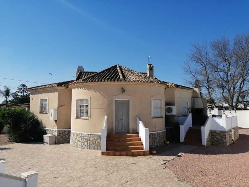 Villa til salgs i Dolores, Alicante