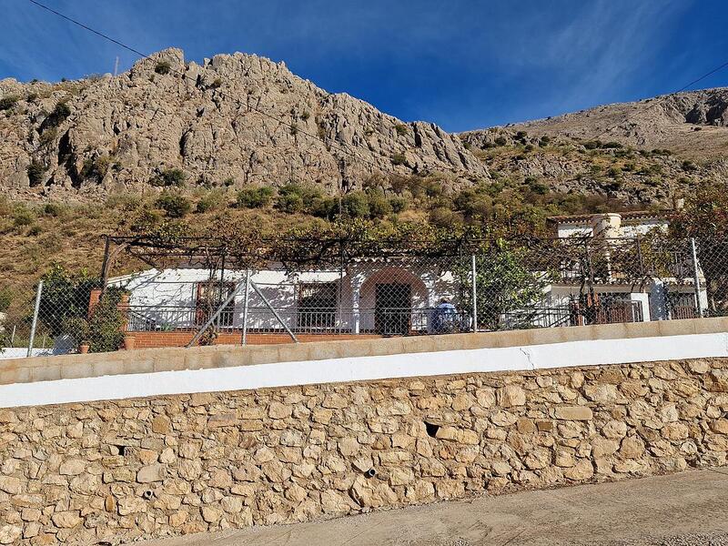 Villa for sale in Periana, Málaga