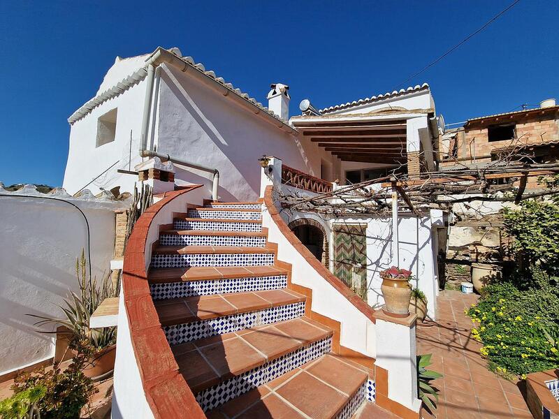 Townhouse for sale in Rubite, Granada