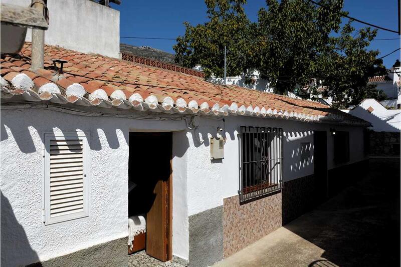 Townhouse for sale in Alcaucin, Málaga