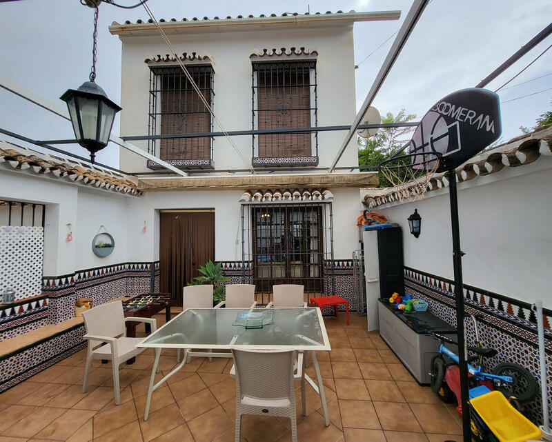 Villa en venta en Coin, Málaga