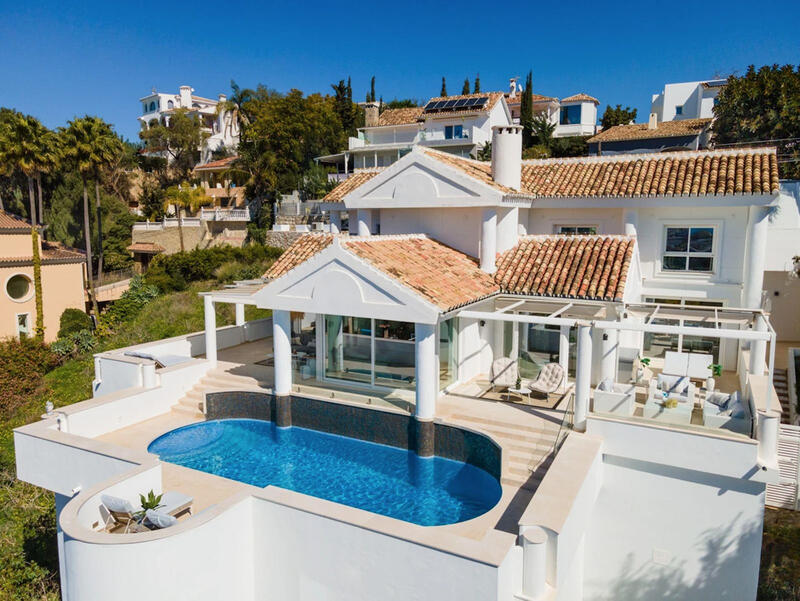 Villa en venta en Nueva Andalucia, Málaga