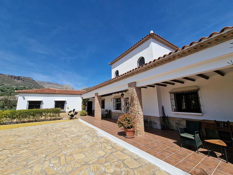 4 bedroom Villa for sale