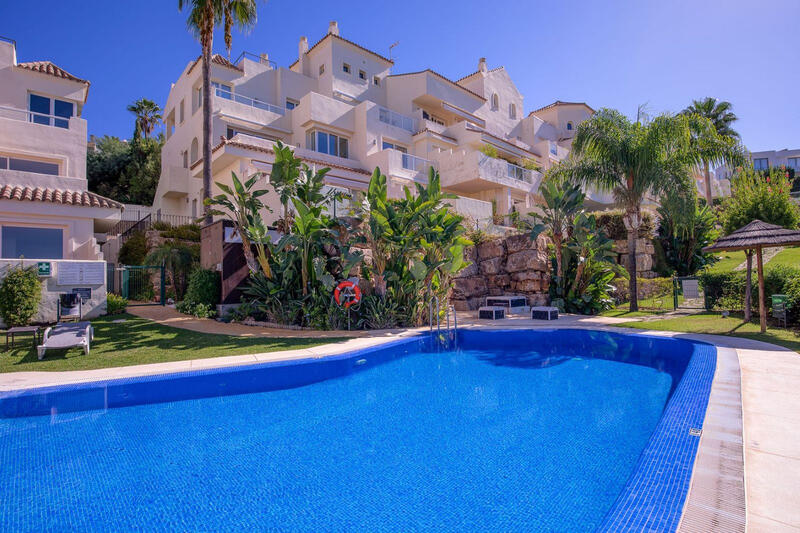 Apartment for sale in Benahavis, Málaga