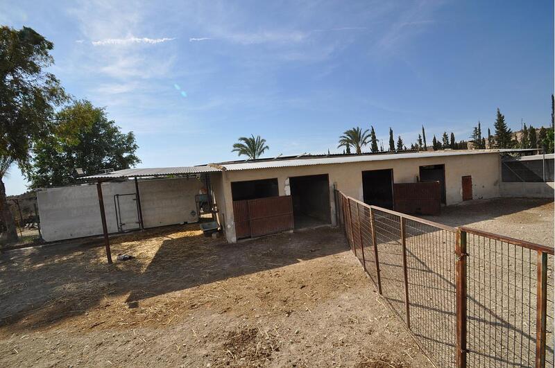 4 Cuarto Local Comercial en venta